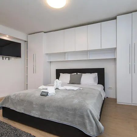 Finest Ii Apartment *