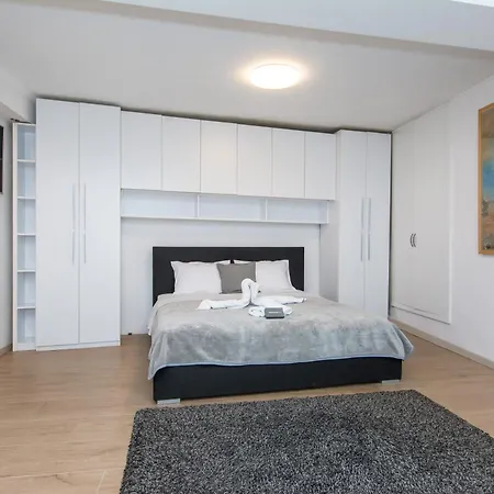 Apartment Finest Ii *